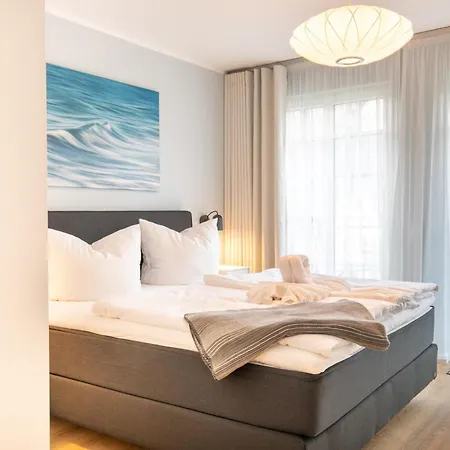 Beatrice Seeglas In *