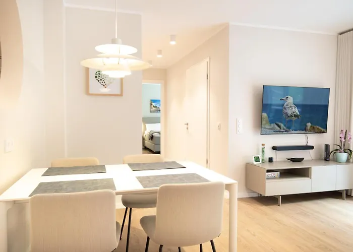 Beatrice Seeglas In Apartment Binz