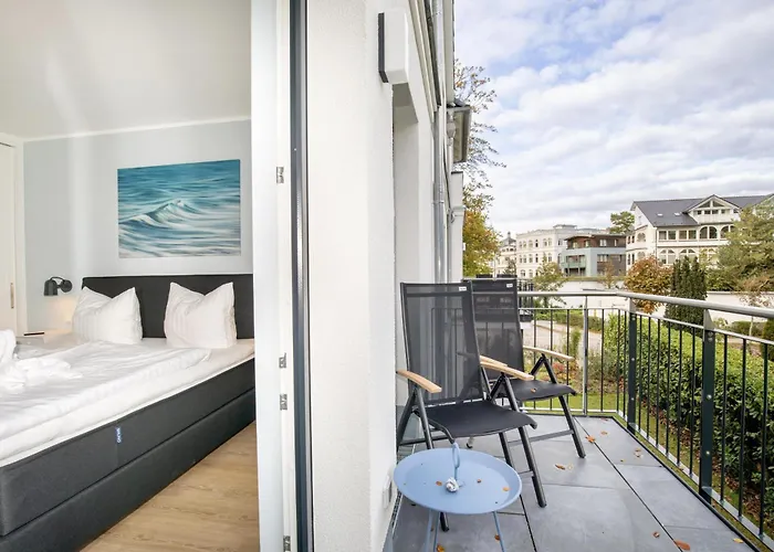 Beatrice Seeglas In Apartment *