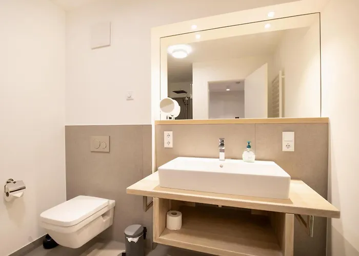 Beatrice Seeglas In *